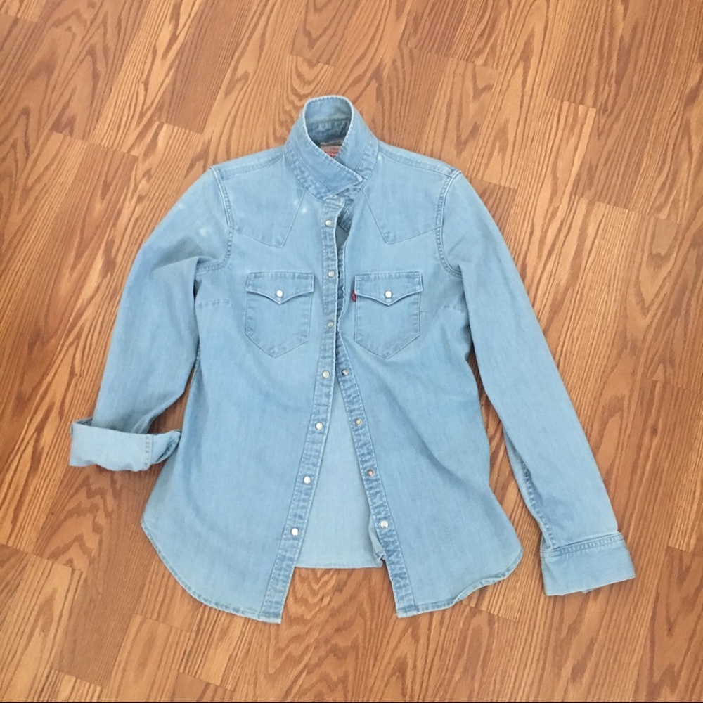 Levi’s “Ultimate Western” Chambray shirt